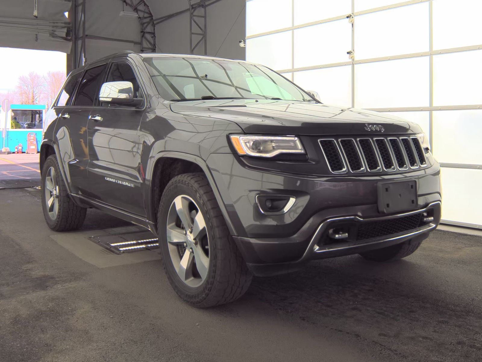 Jeep Grand Cherokee Overland снимка Jeep Grand Cherokee Overland