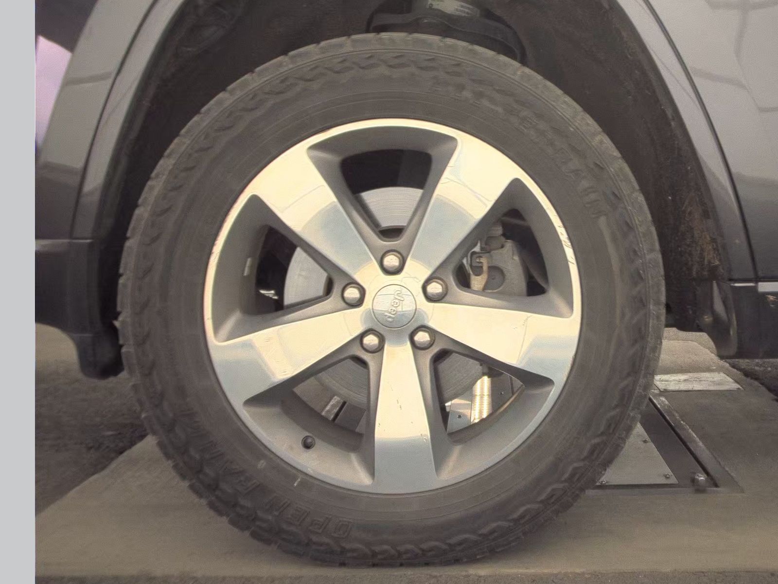 Jeep Grand Cherokee Overland снимка Jeep Grand Cherokee Overland