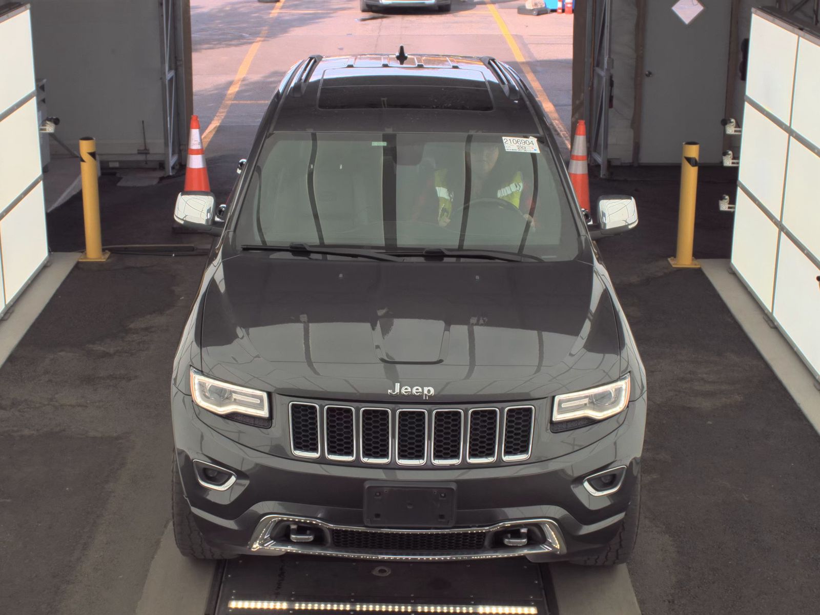 Jeep Grand Cherokee Overland снимка Jeep Grand Cherokee Overland
