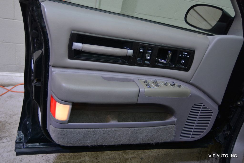 CHEVROLET 4DR SEDAN - 8