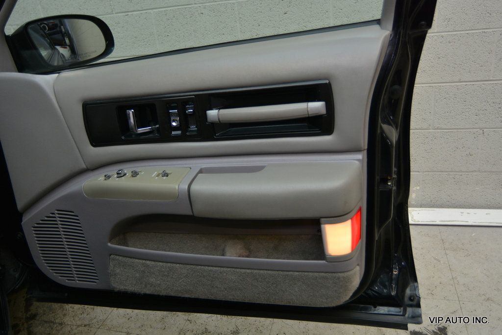 CHEVROLET 4DR SEDAN - 9