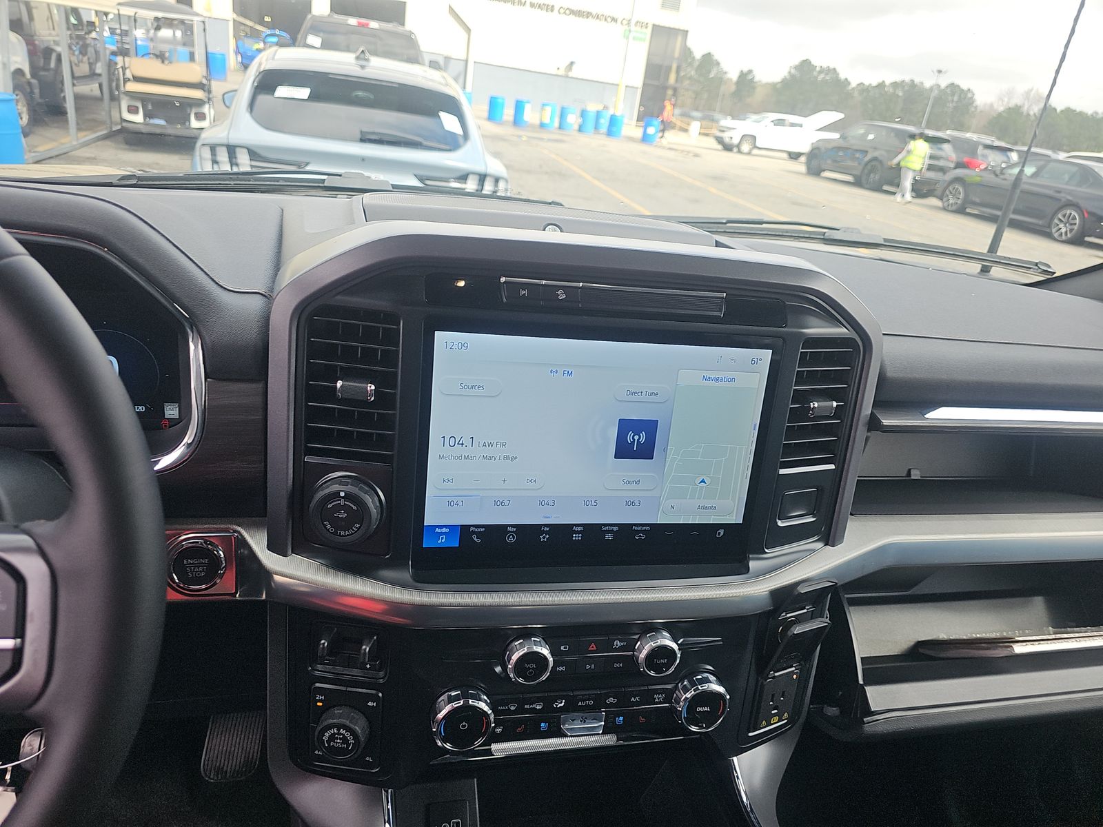 2025 Ford F-150 Lariat AWD