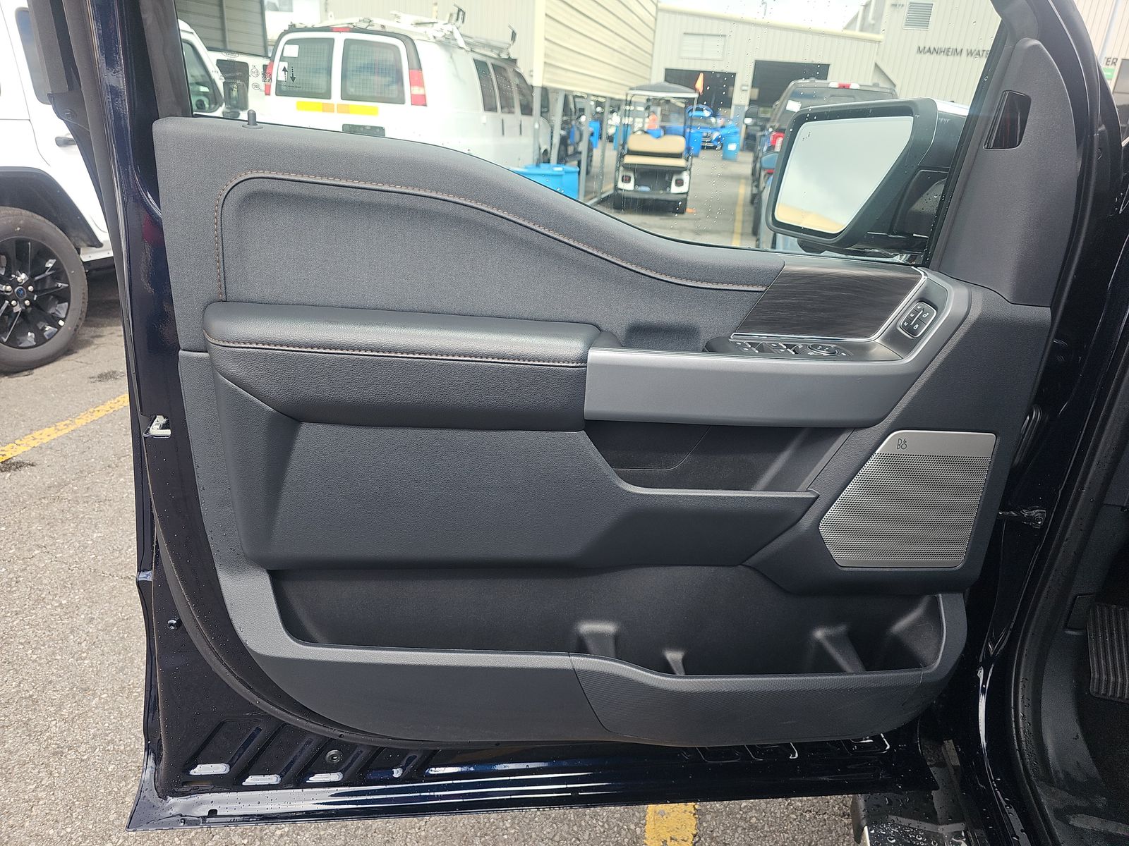 2025 Ford F-150 Lariat AWD