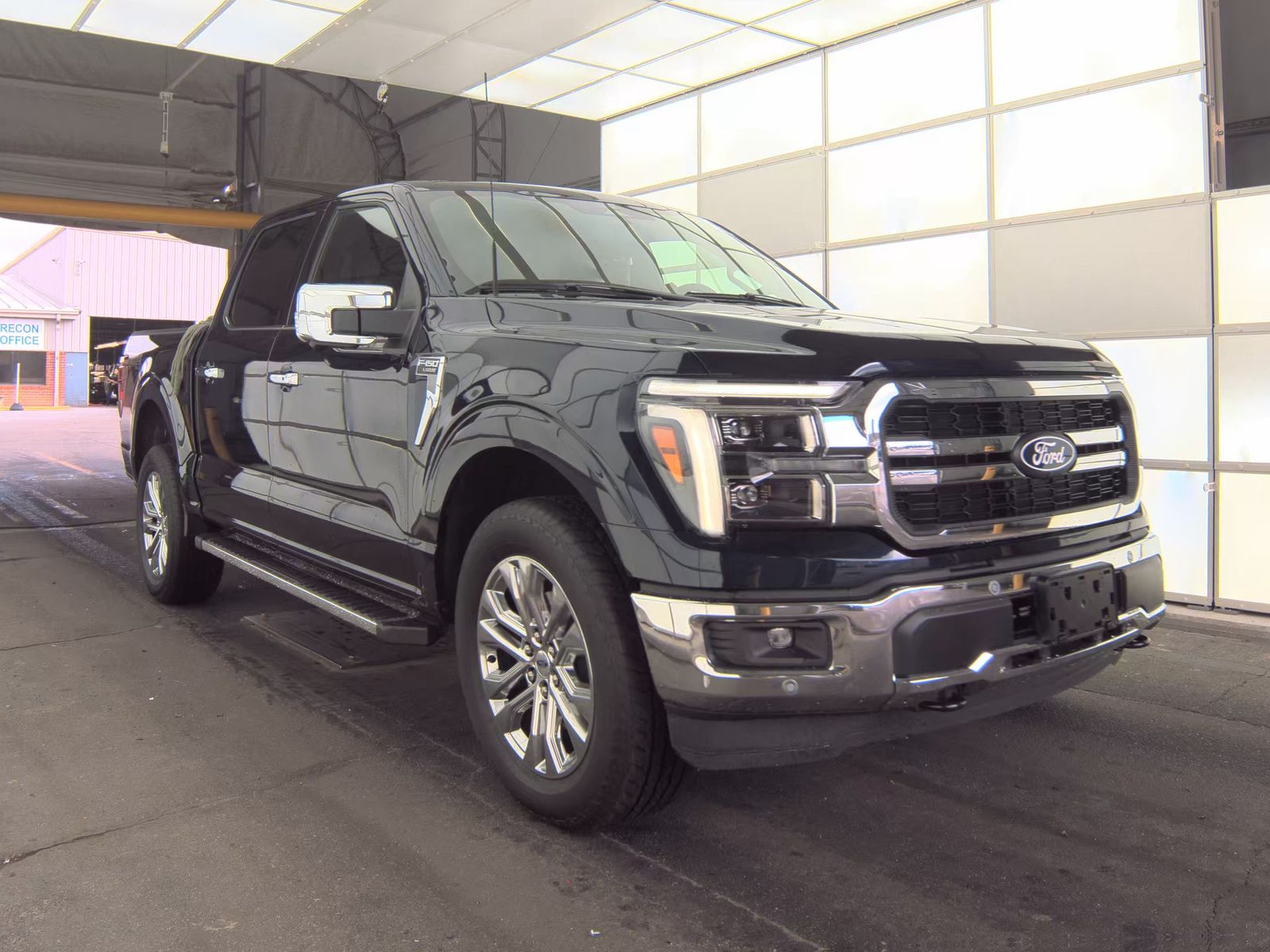 2025 Ford F-150 Lariat AWD