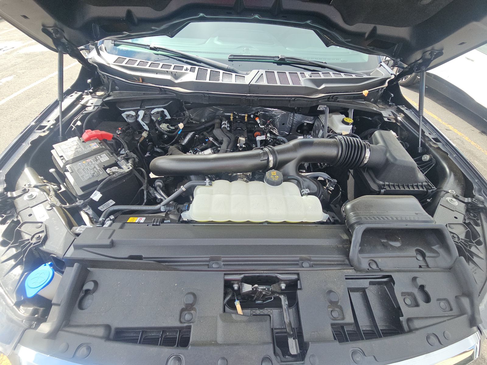 2025 Ford F-150 Lariat AWD