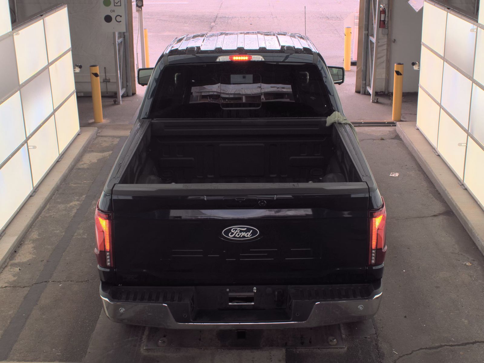 2025 Ford F-150 Lariat AWD