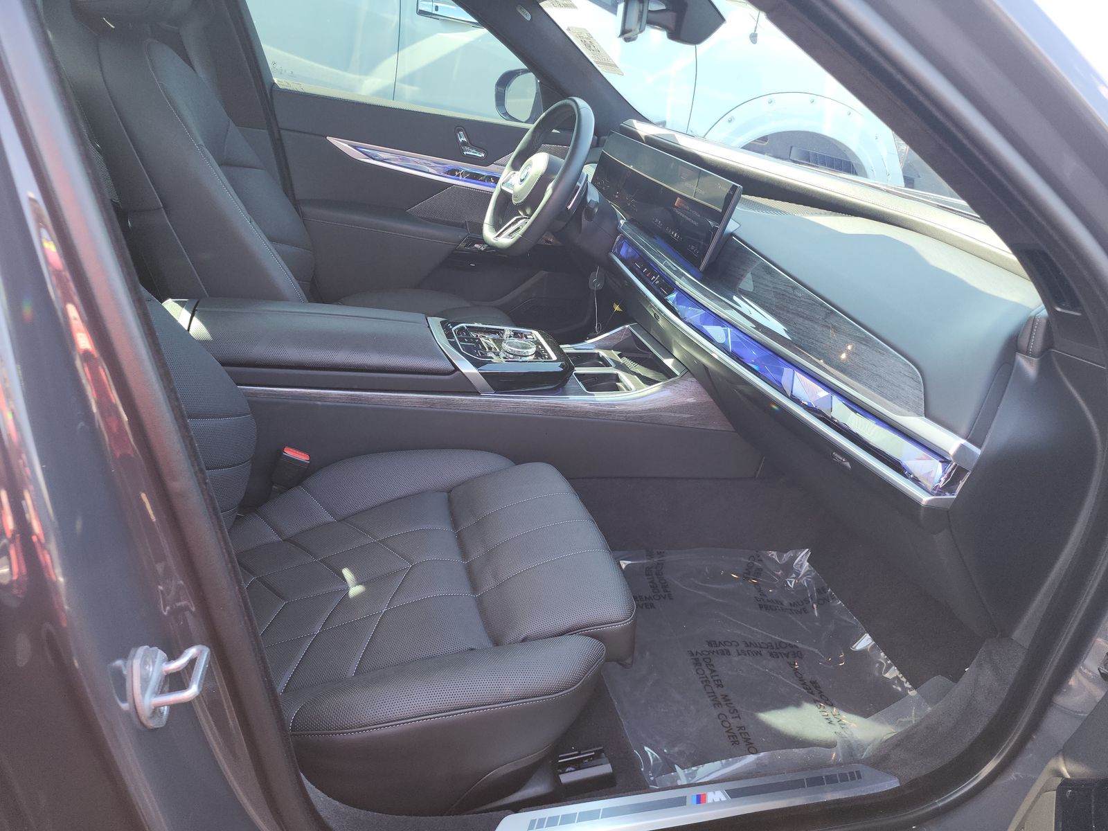 2024 BMW 7 Series 750e xDrive AWD