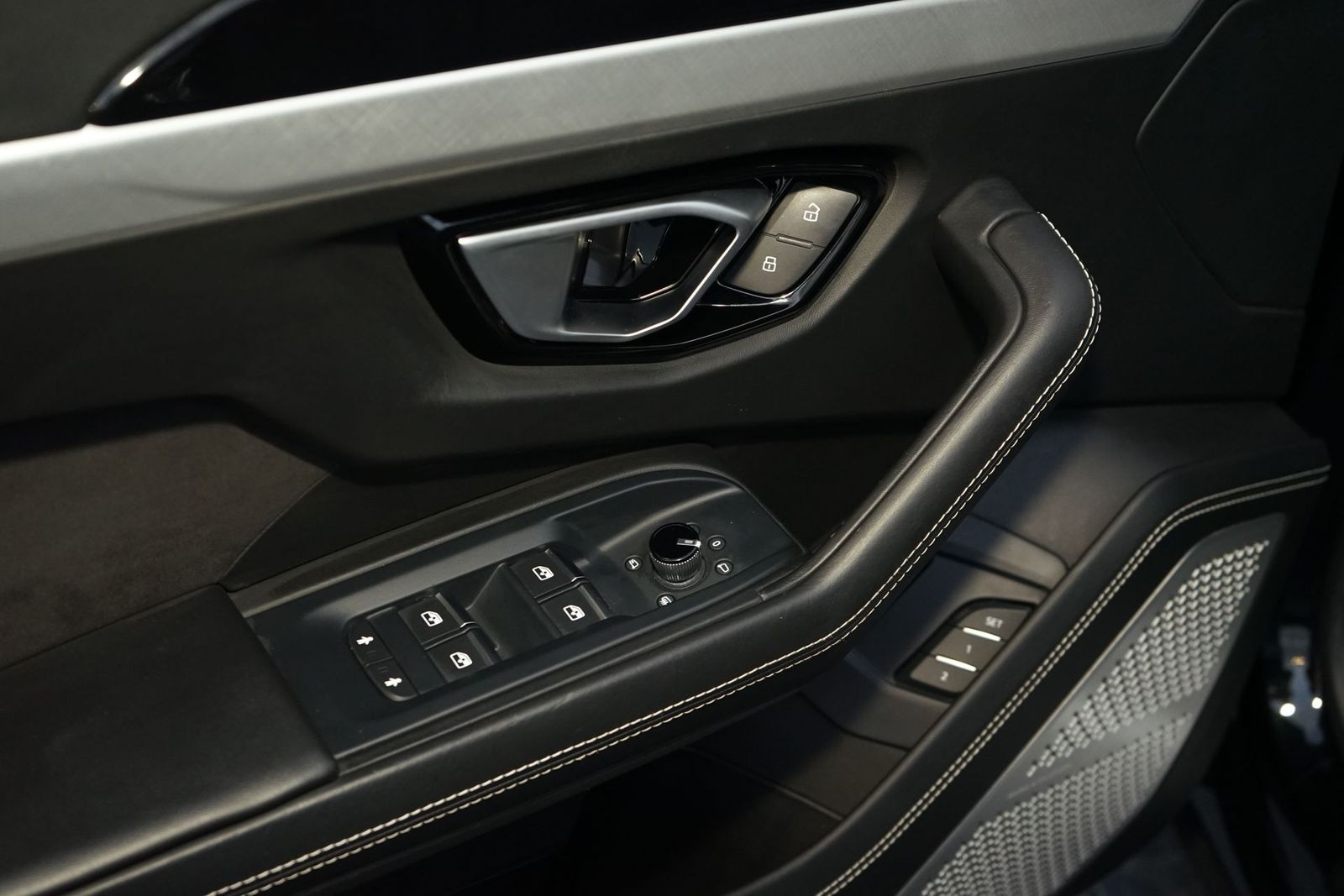 2019 Lamborghini Urus Base AWD