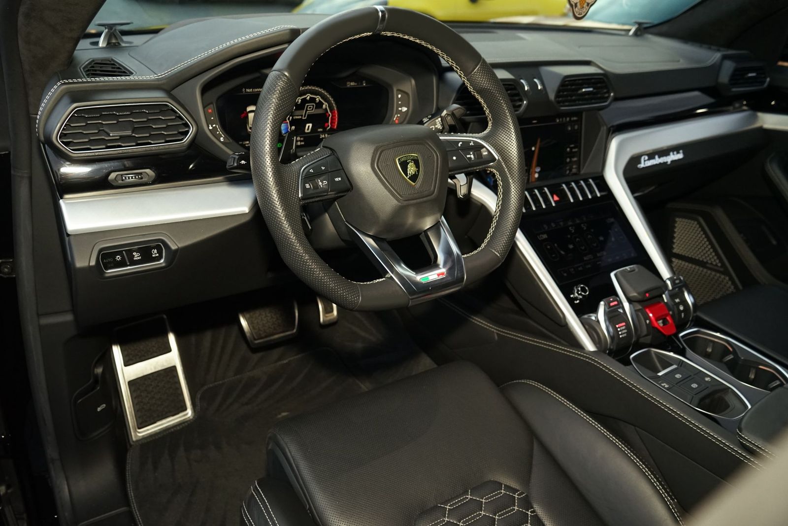 2019 Lamborghini Urus Base AWD