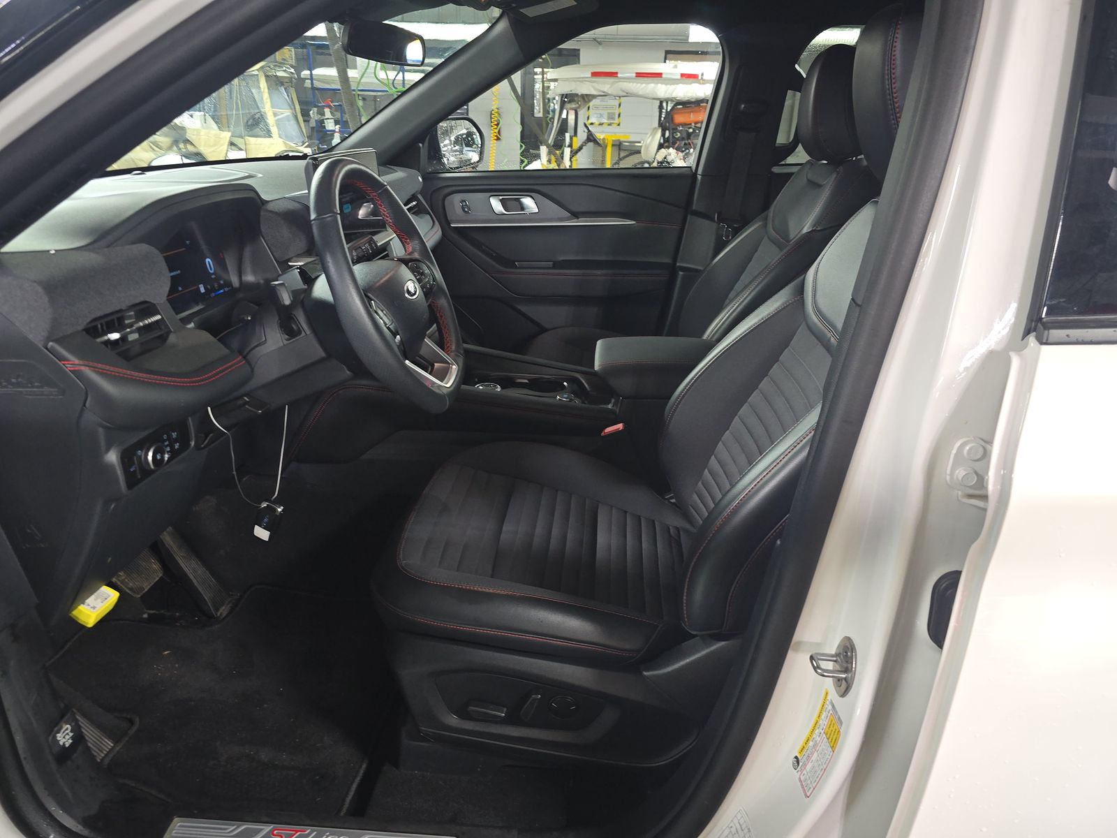 2025 Ford Explorer ST-Line AWD