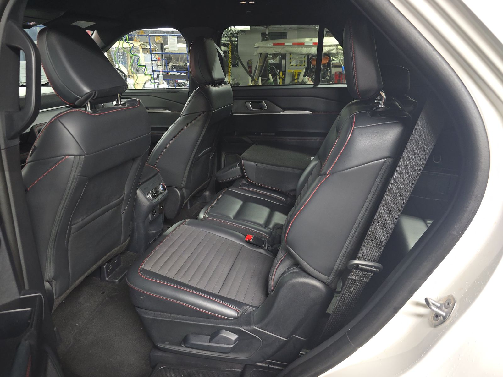 2025 Ford Explorer ST-Line AWD