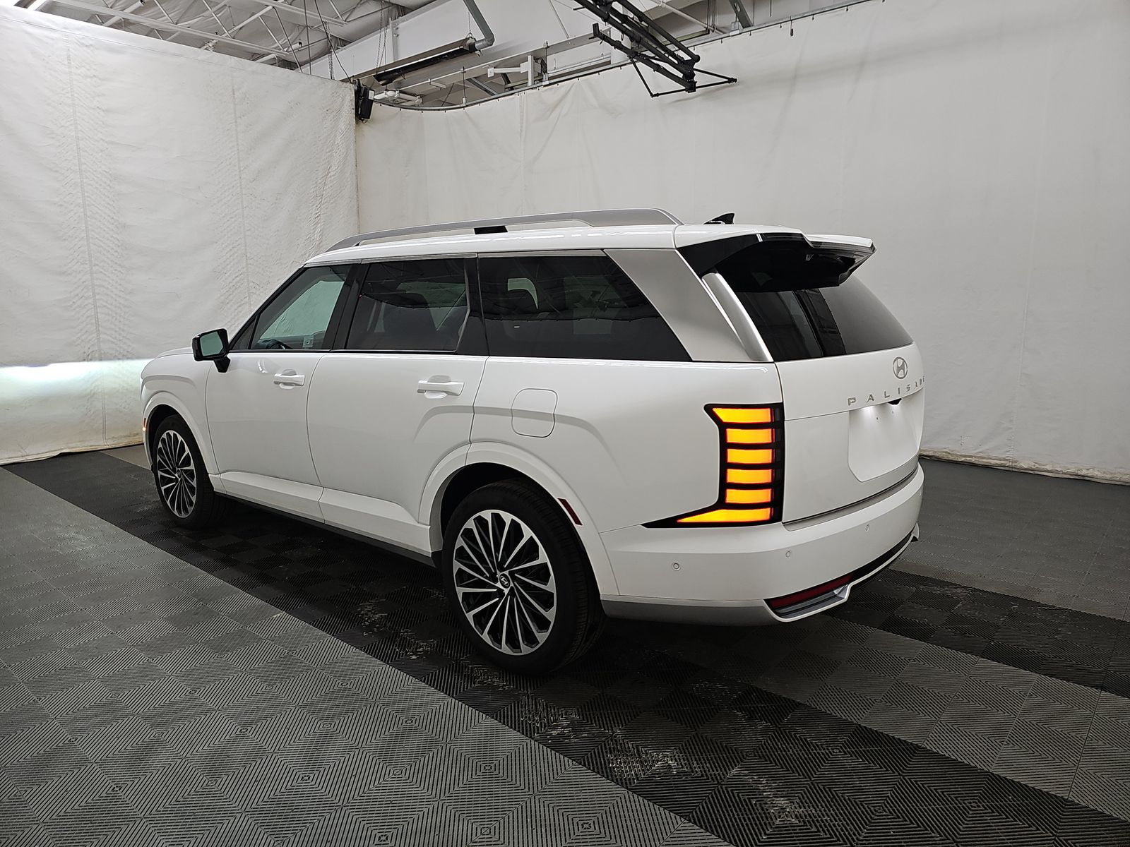 HYUNDAI CALLIGRAPH - 7