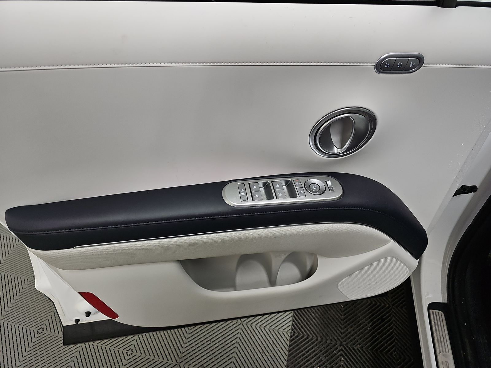 HYUNDAI CALLIGRAPH - 10