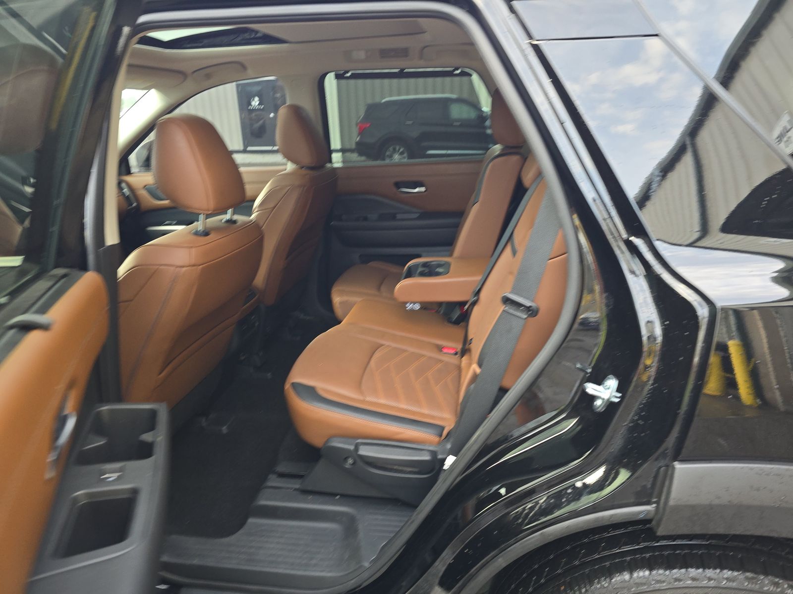 2025 Nissan Pathfinder Platinum FWD