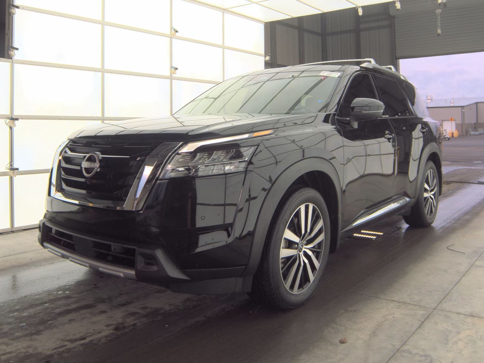 2025 Nissan Pathfinder Platinum FWD