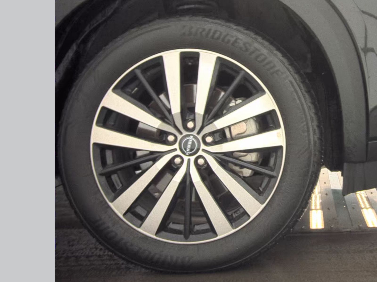 2025 Nissan Pathfinder Platinum FWD