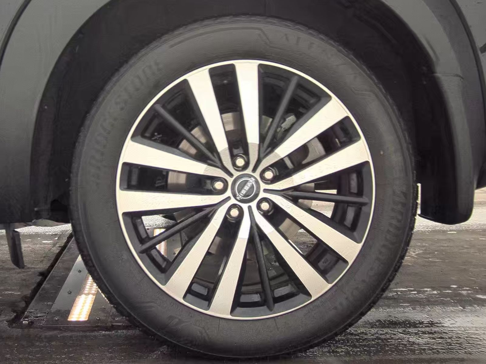 2025 Nissan Pathfinder Platinum FWD