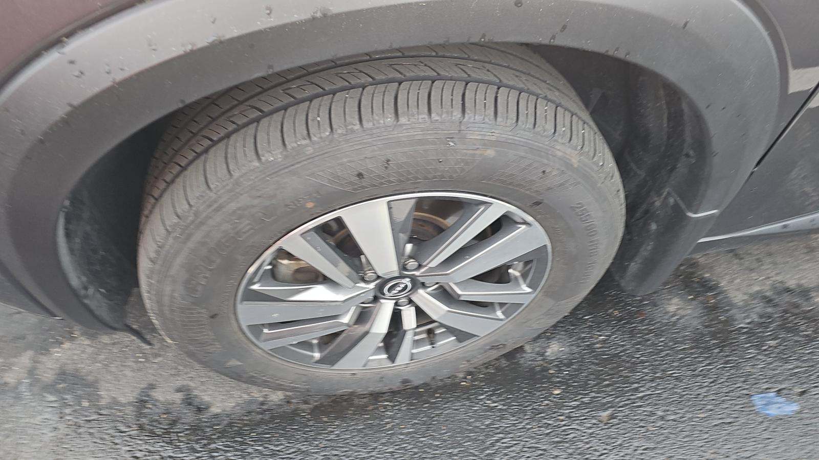 2025 Nissan Pathfinder SL AWD