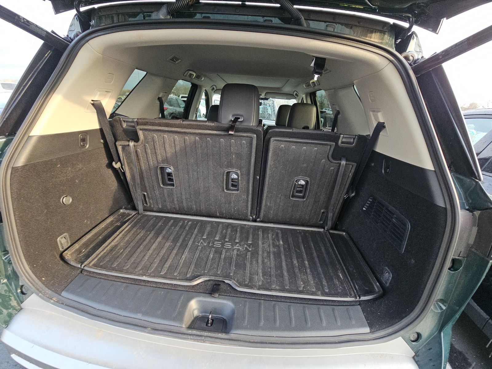 2025 Nissan Pathfinder Platinum AWD