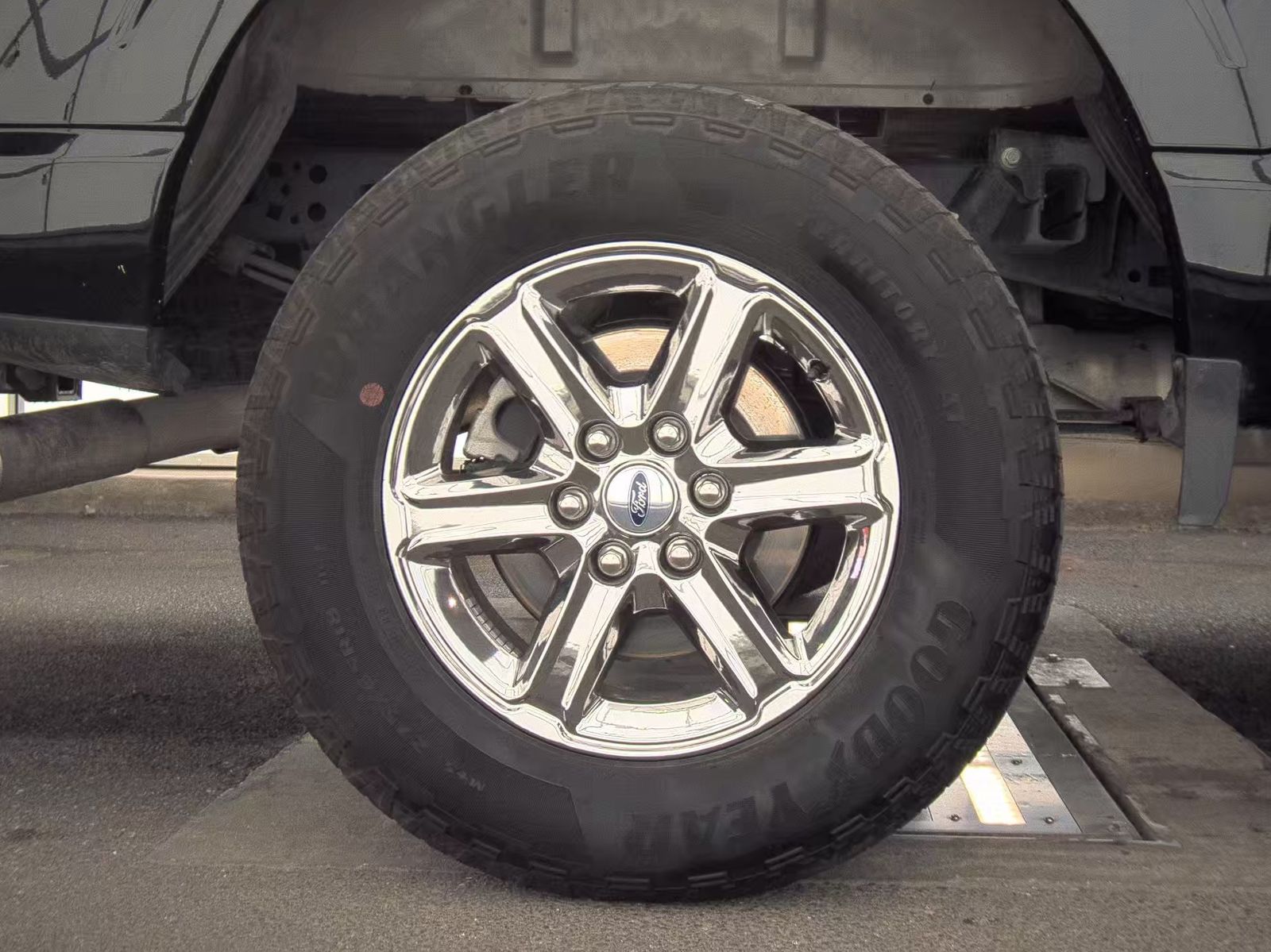 2025 Ford F-150 Hybrid XLT AWD