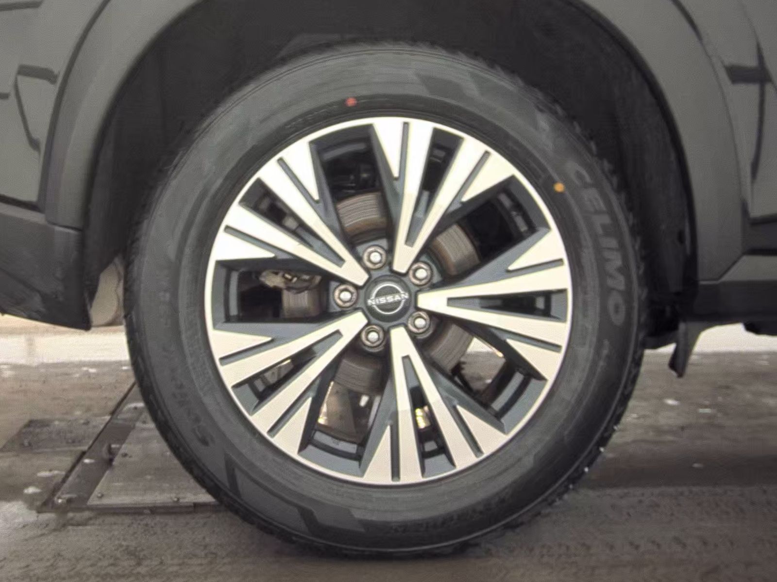 2023 Nissan Rogue SV FWD