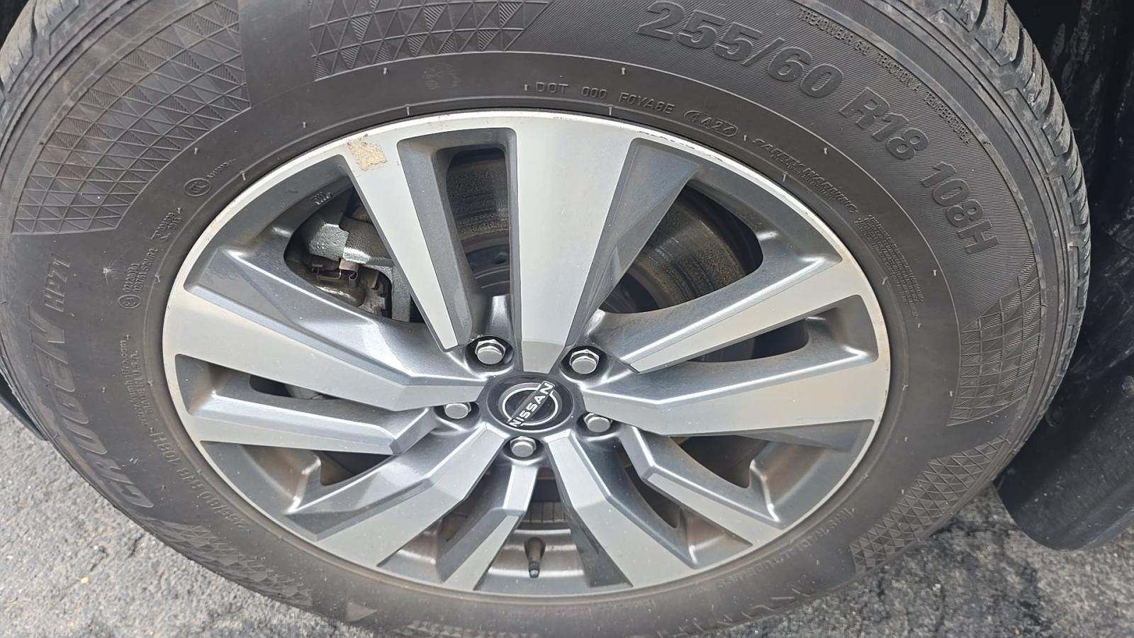 2025 Nissan Pathfinder SL AWD