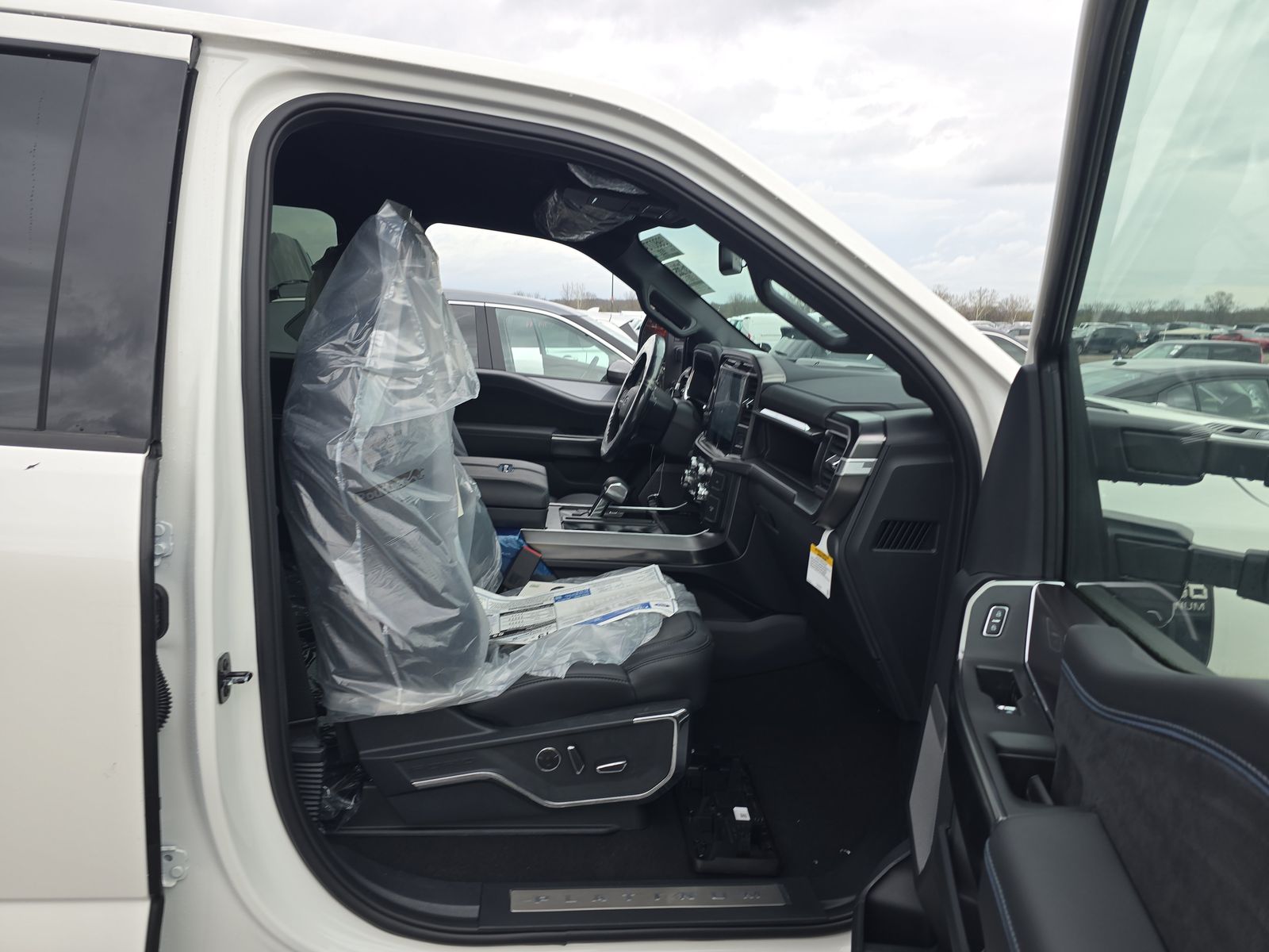 2025 Ford F-150 Platinum AWD