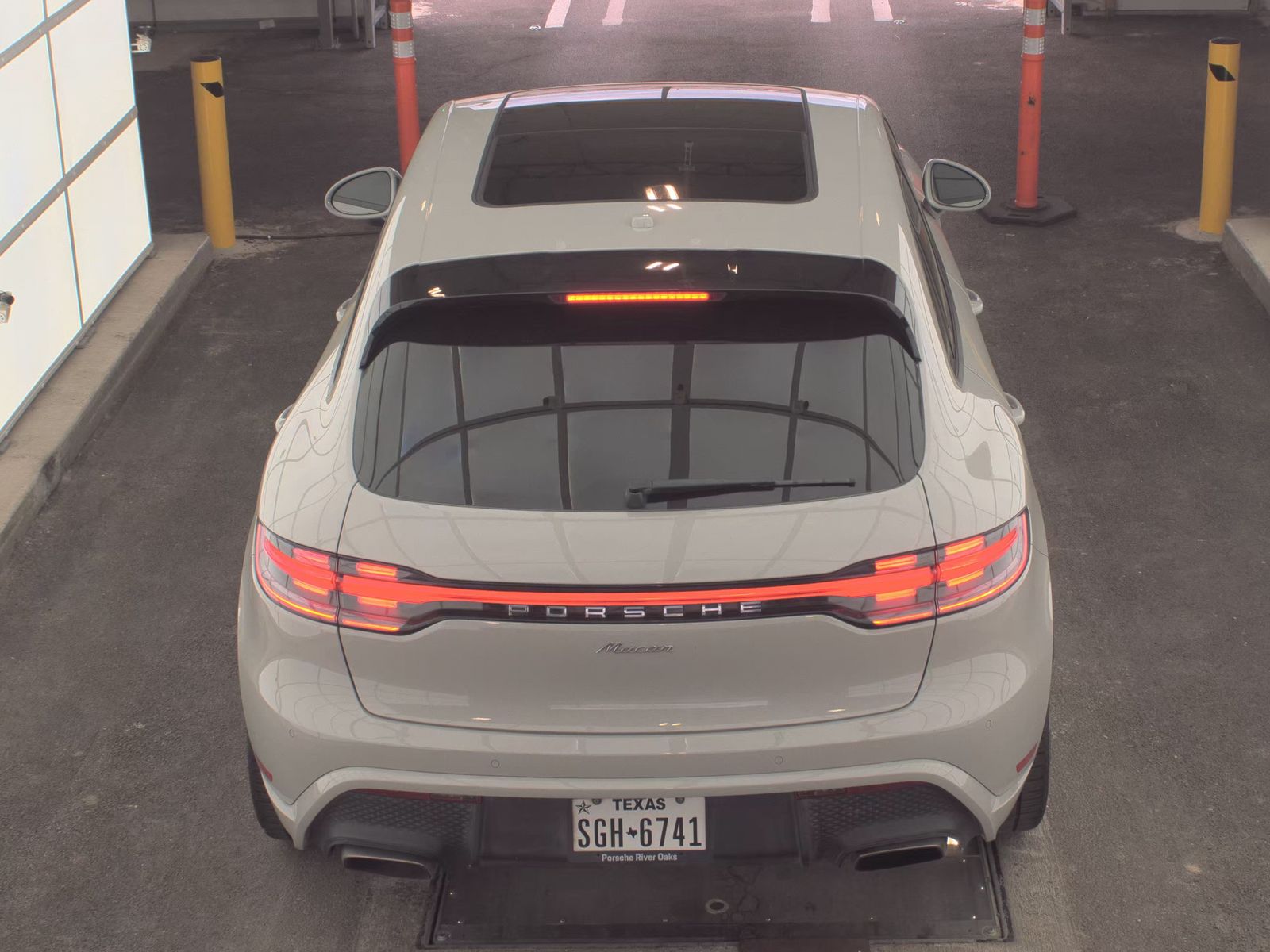 2023 Porsche Macan Base AWD