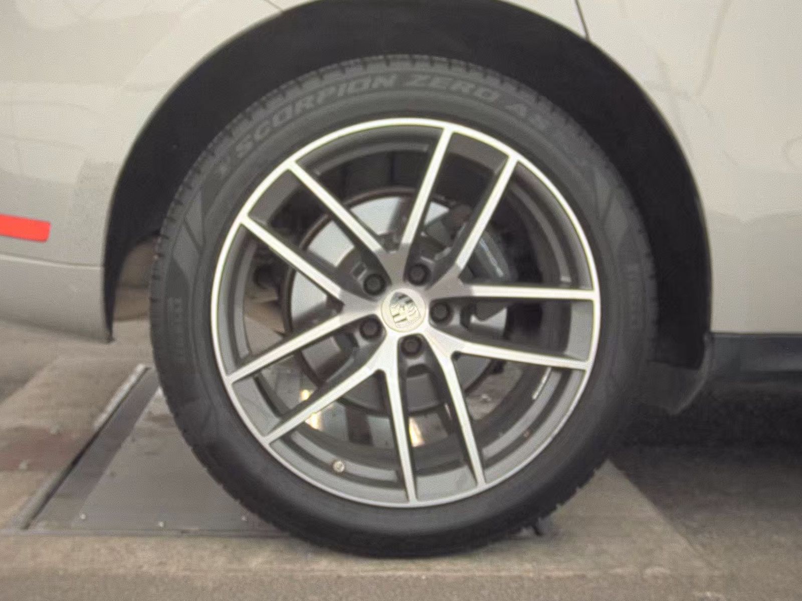 2023 Porsche Macan Base AWD