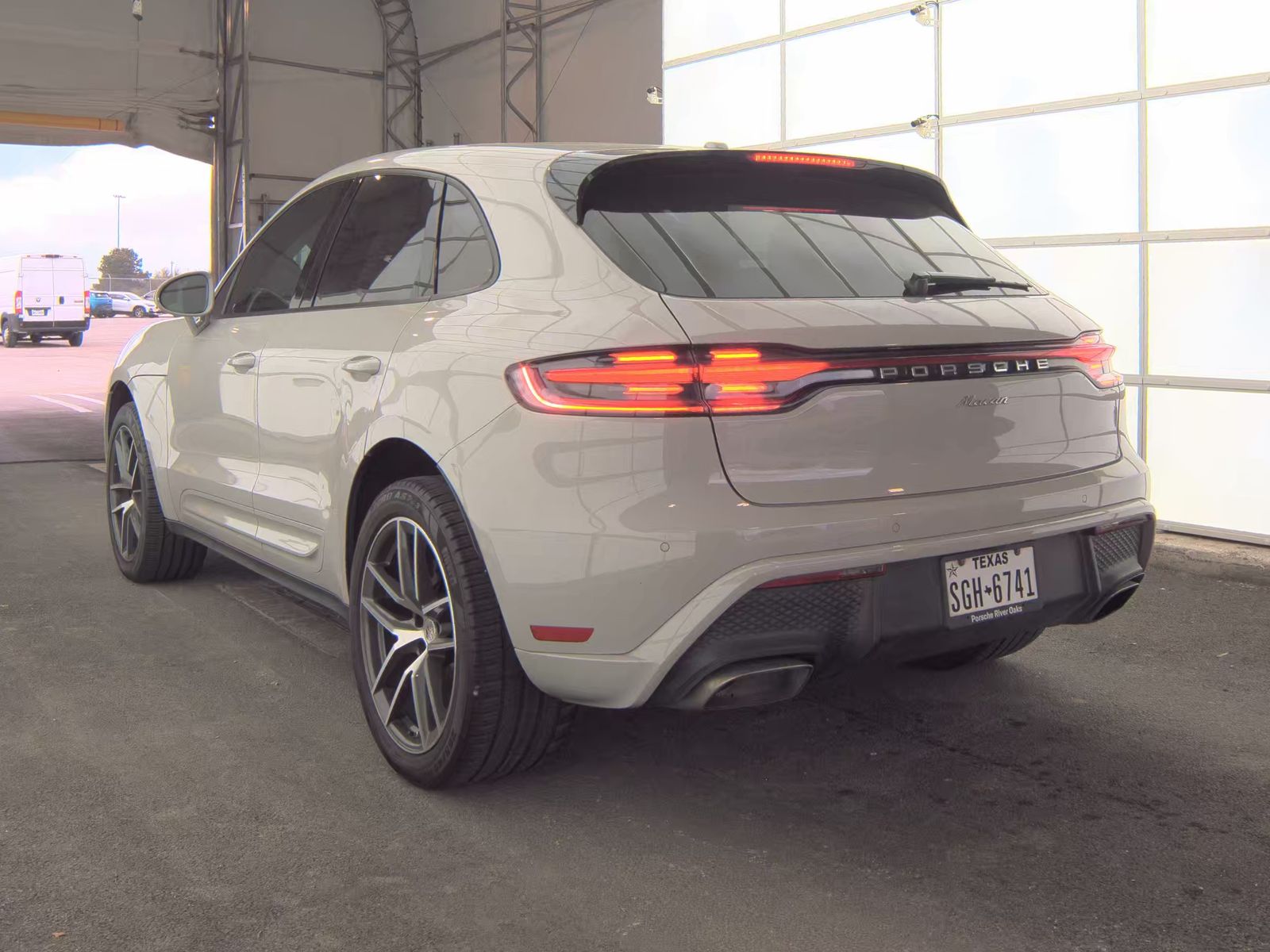 2023 Porsche Macan Base AWD