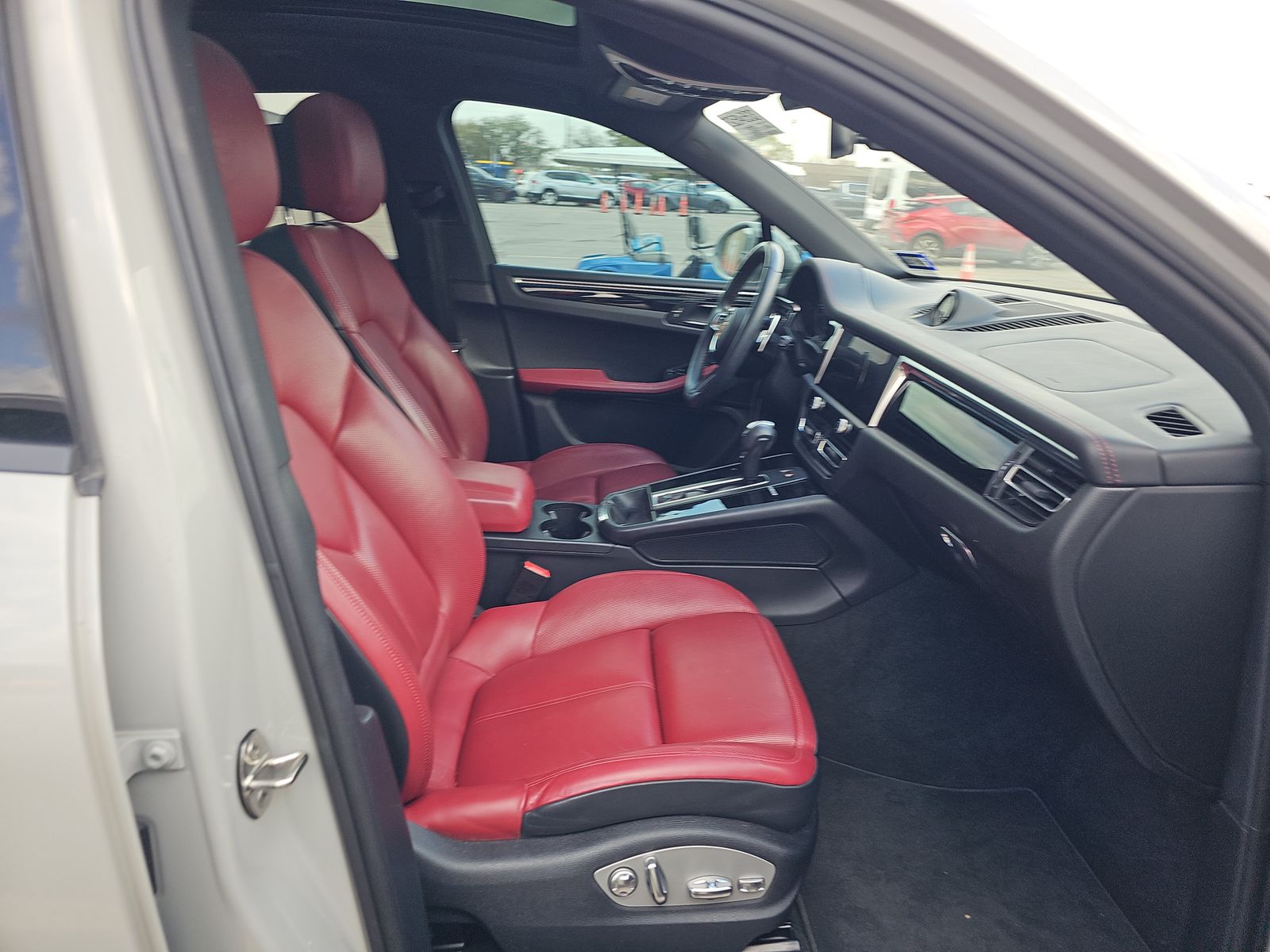 2023 Porsche Macan Base AWD