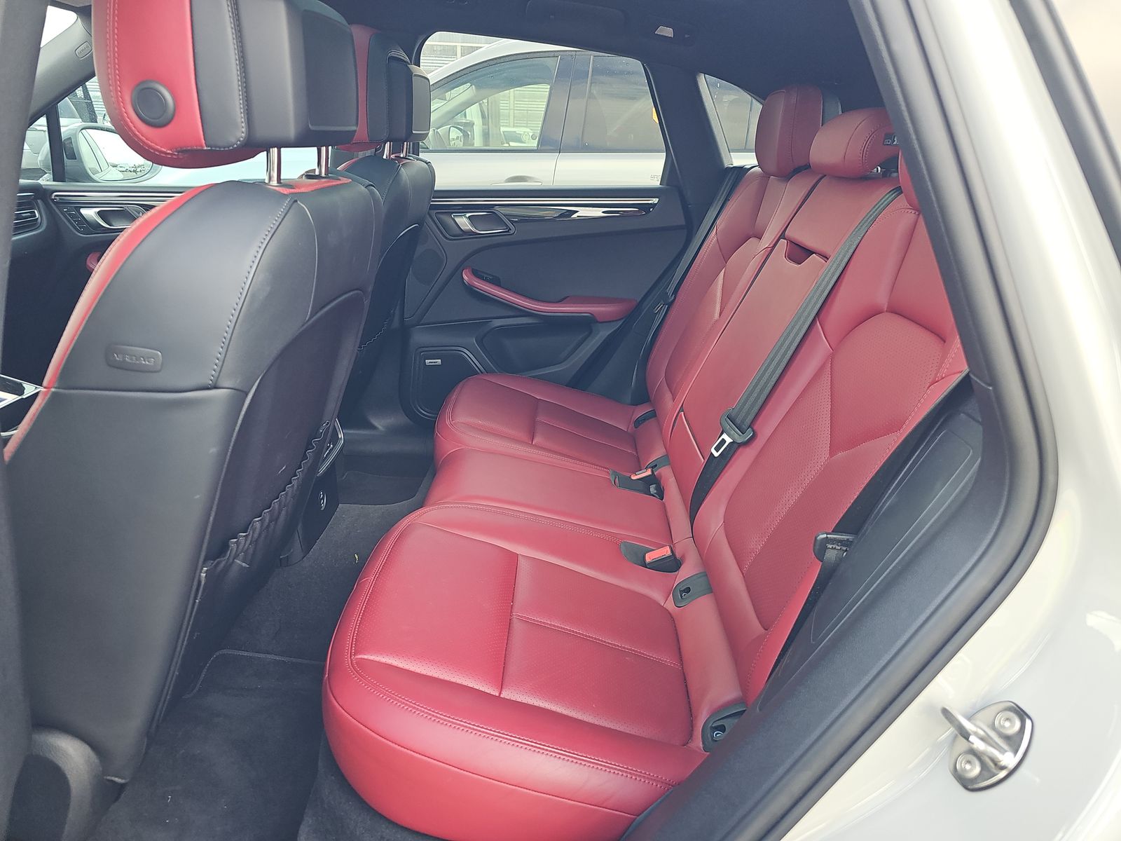 2023 Porsche Macan Base AWD