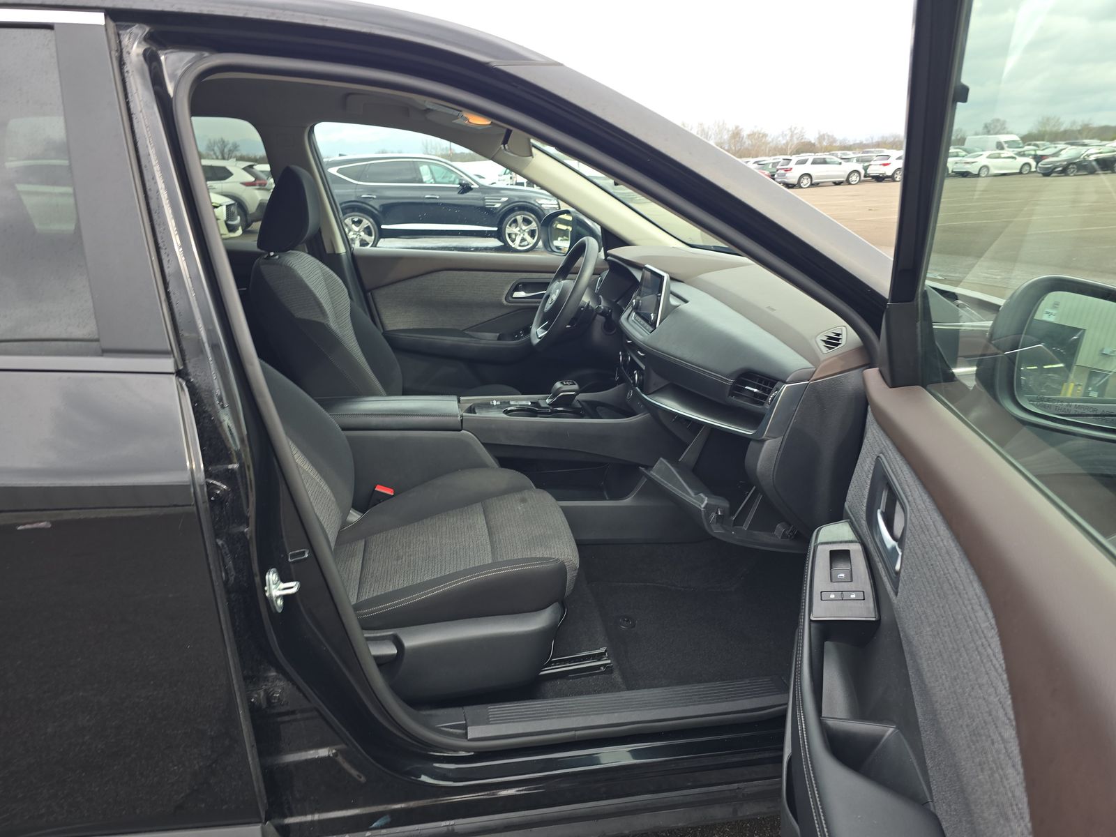 2023 Nissan Rogue SV FWD