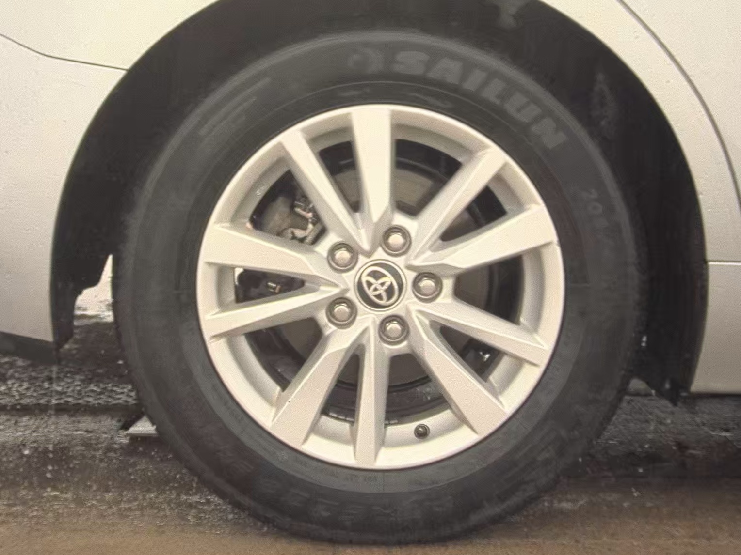 2025 Toyota Camry LE FWD