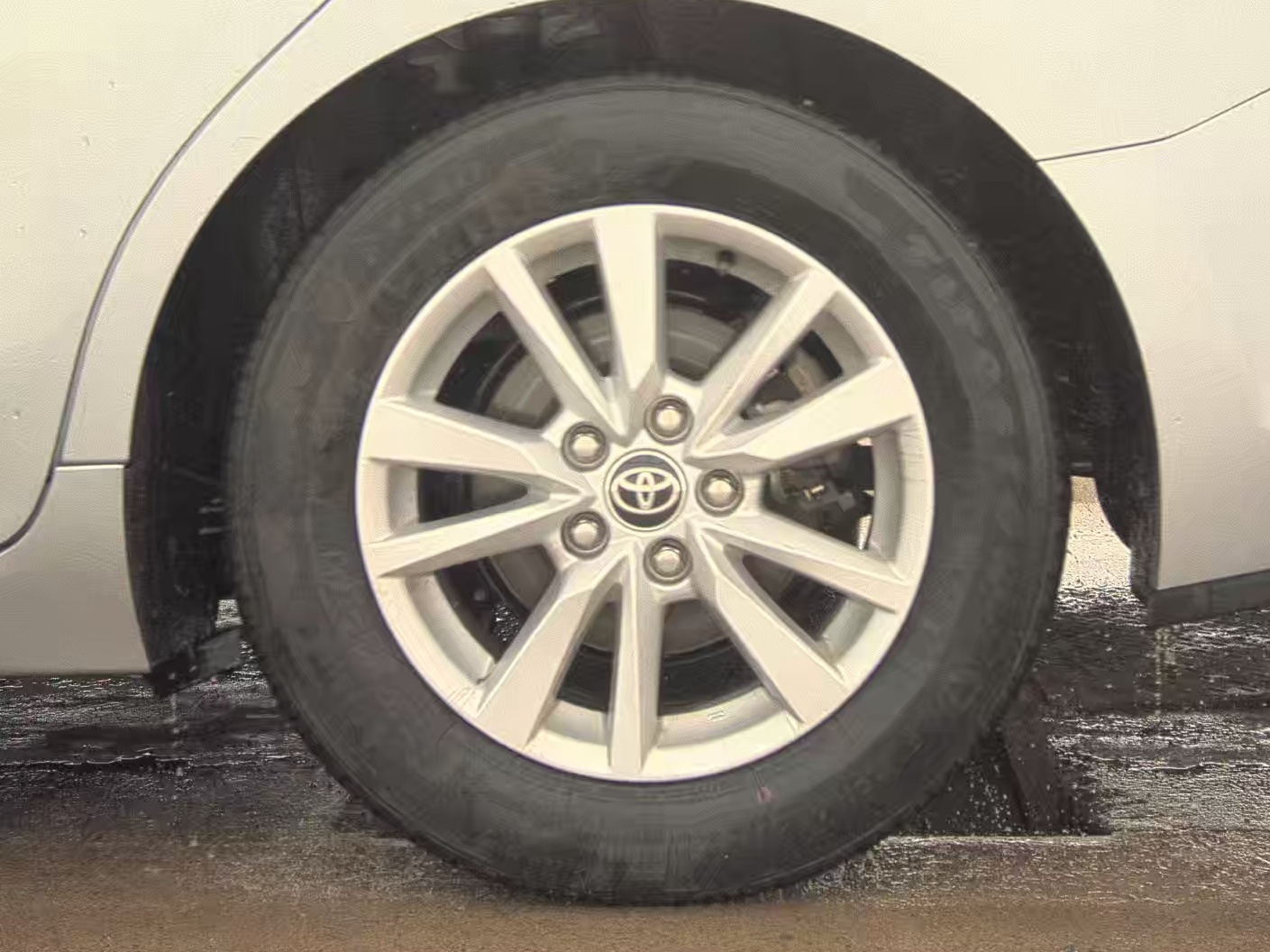 2025 Toyota Camry LE FWD