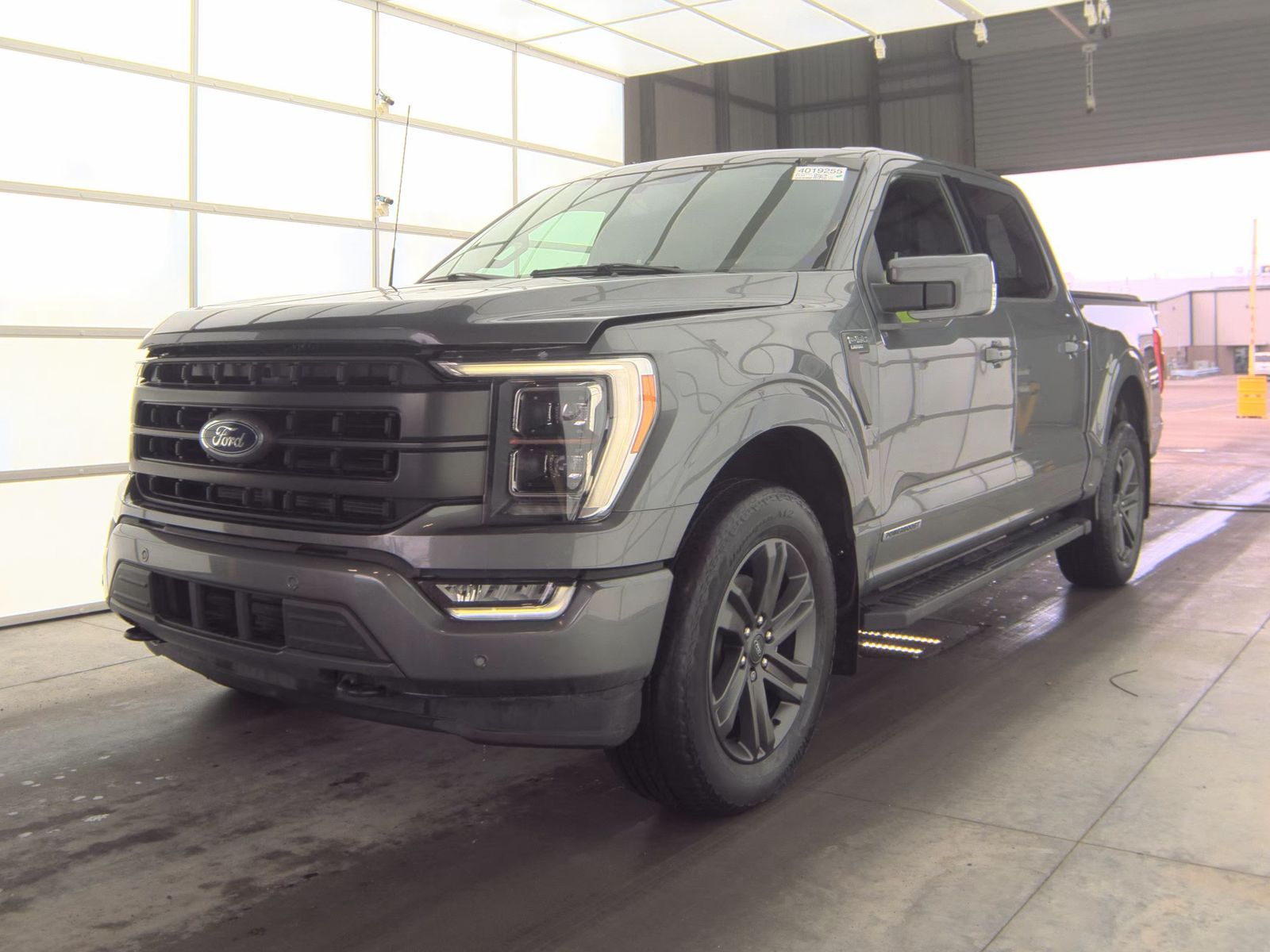 2023 Ford F-150 Hybrid Lariat AWD