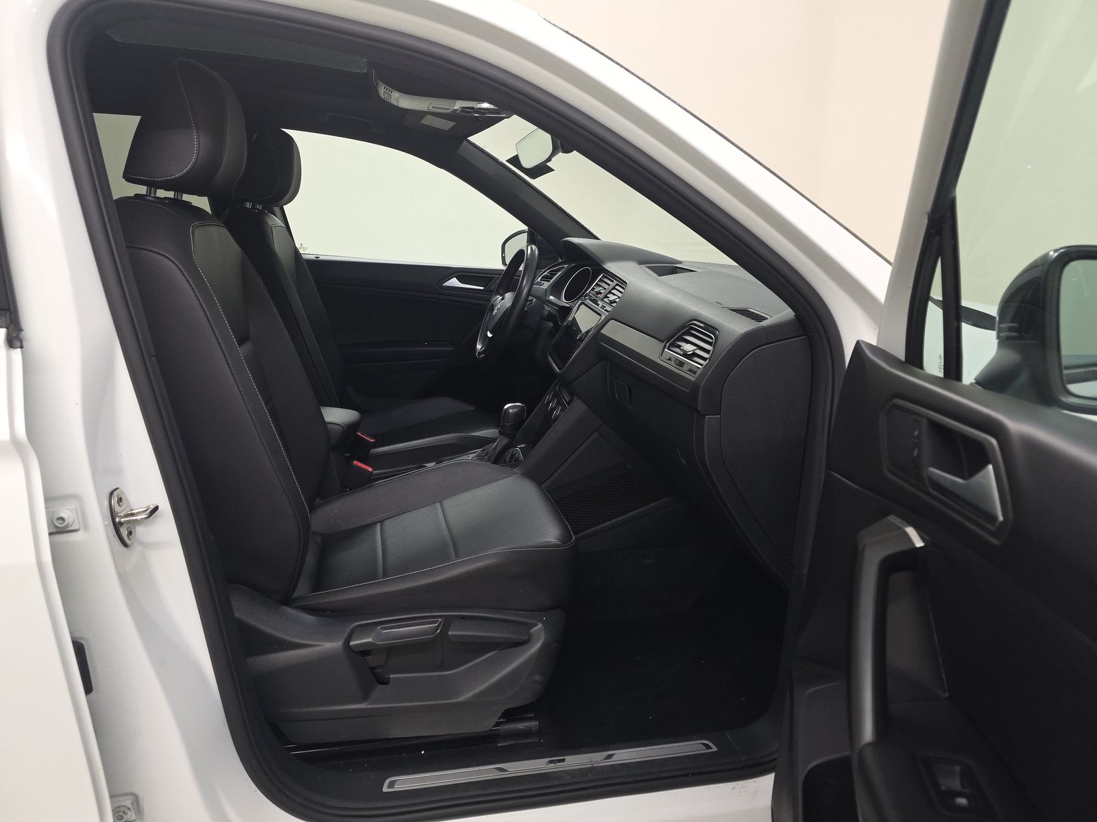 2021 Volkswagen Tiguan 2.0T SE R-Line Black FWD