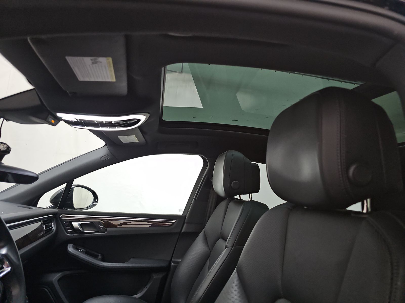 2022 Porsche Macan Base AWD