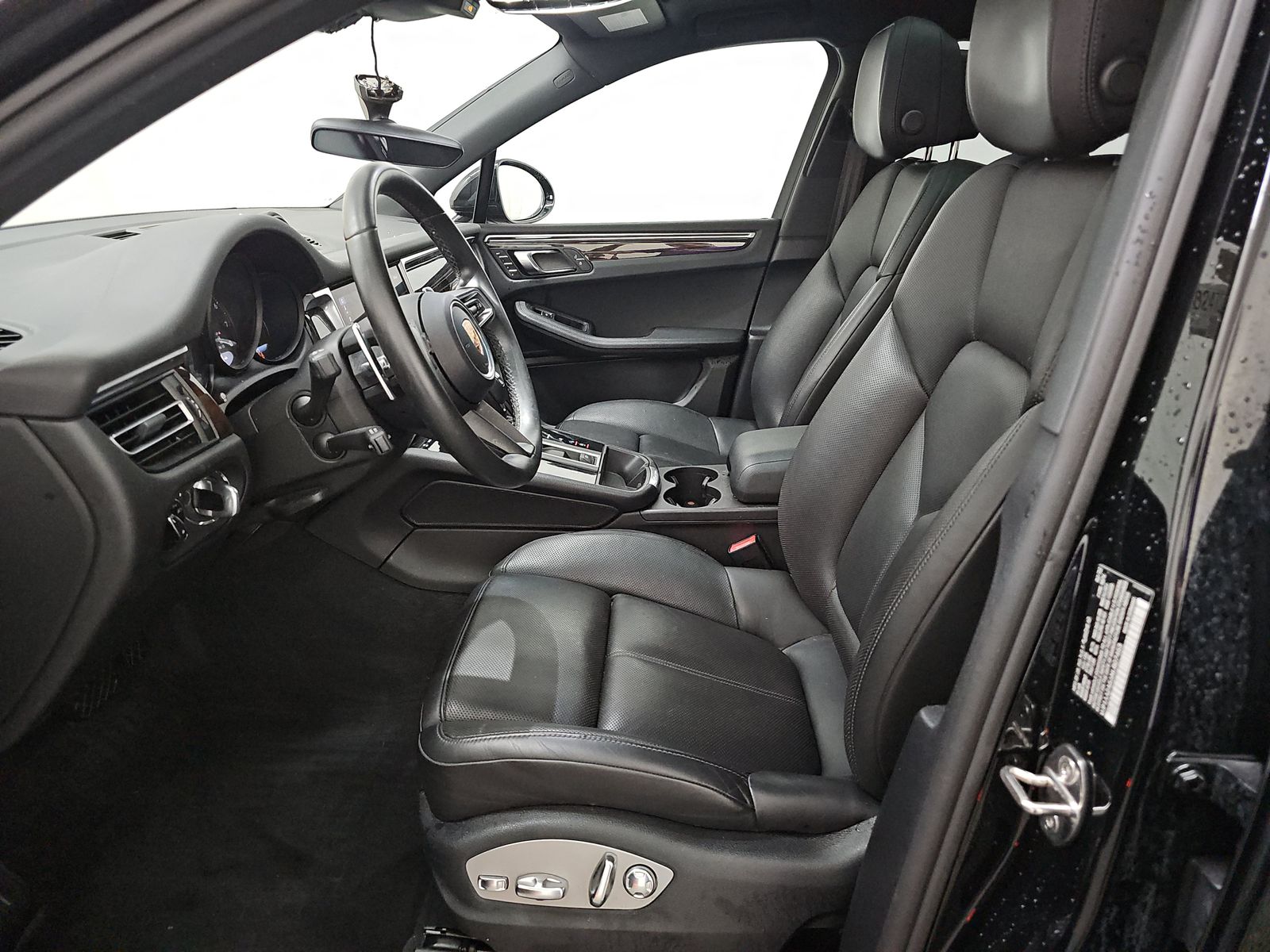 2022 Porsche Macan Base AWD