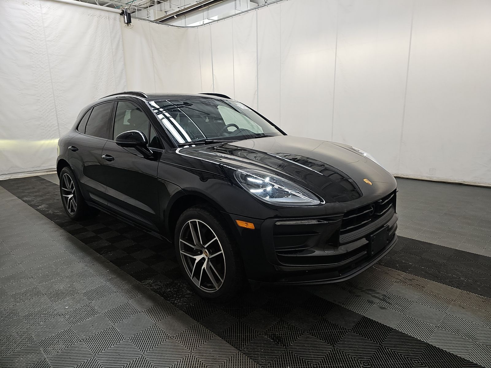 2022 Porsche Macan Base AWD