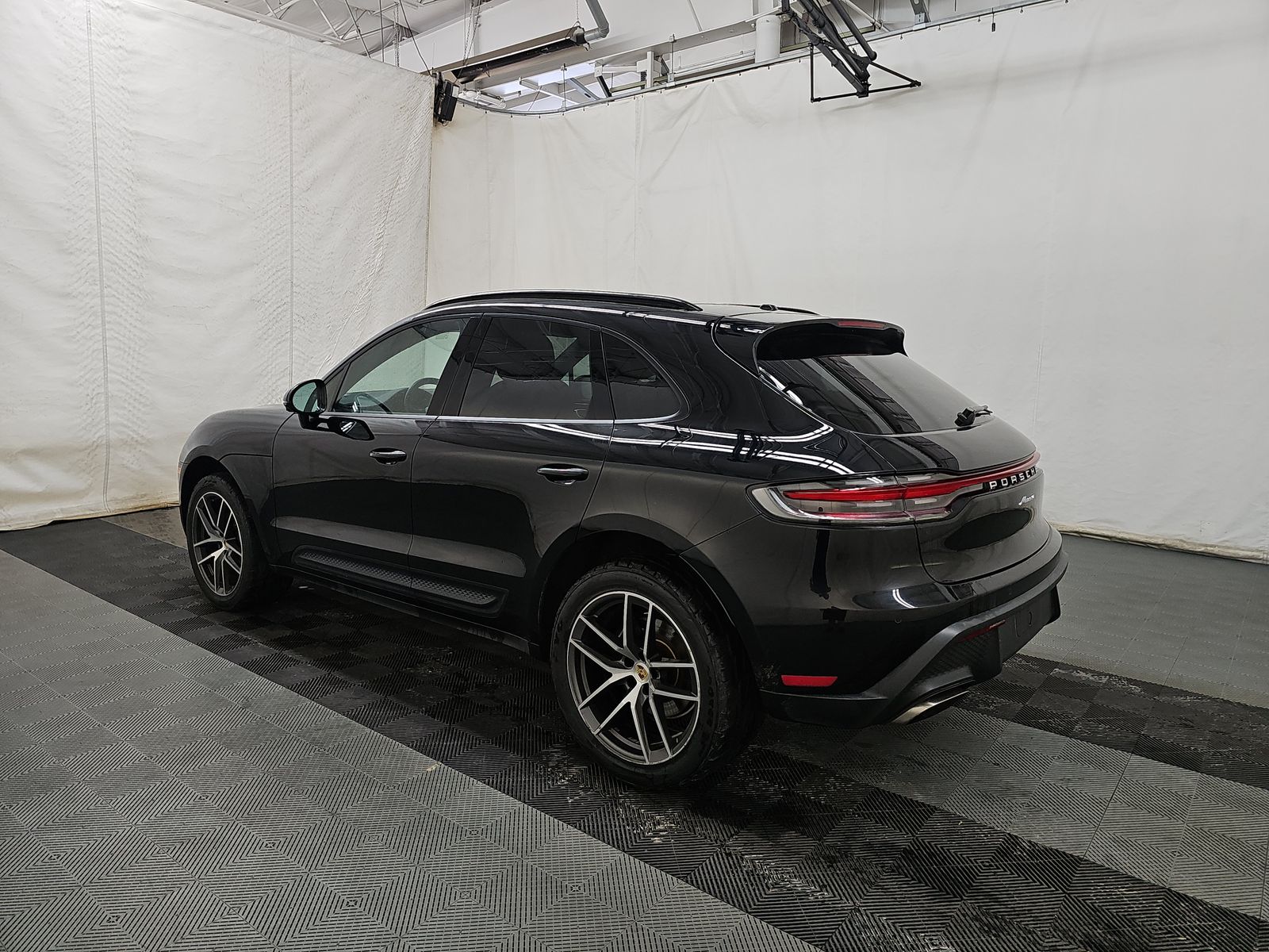 2022 Porsche Macan Base AWD