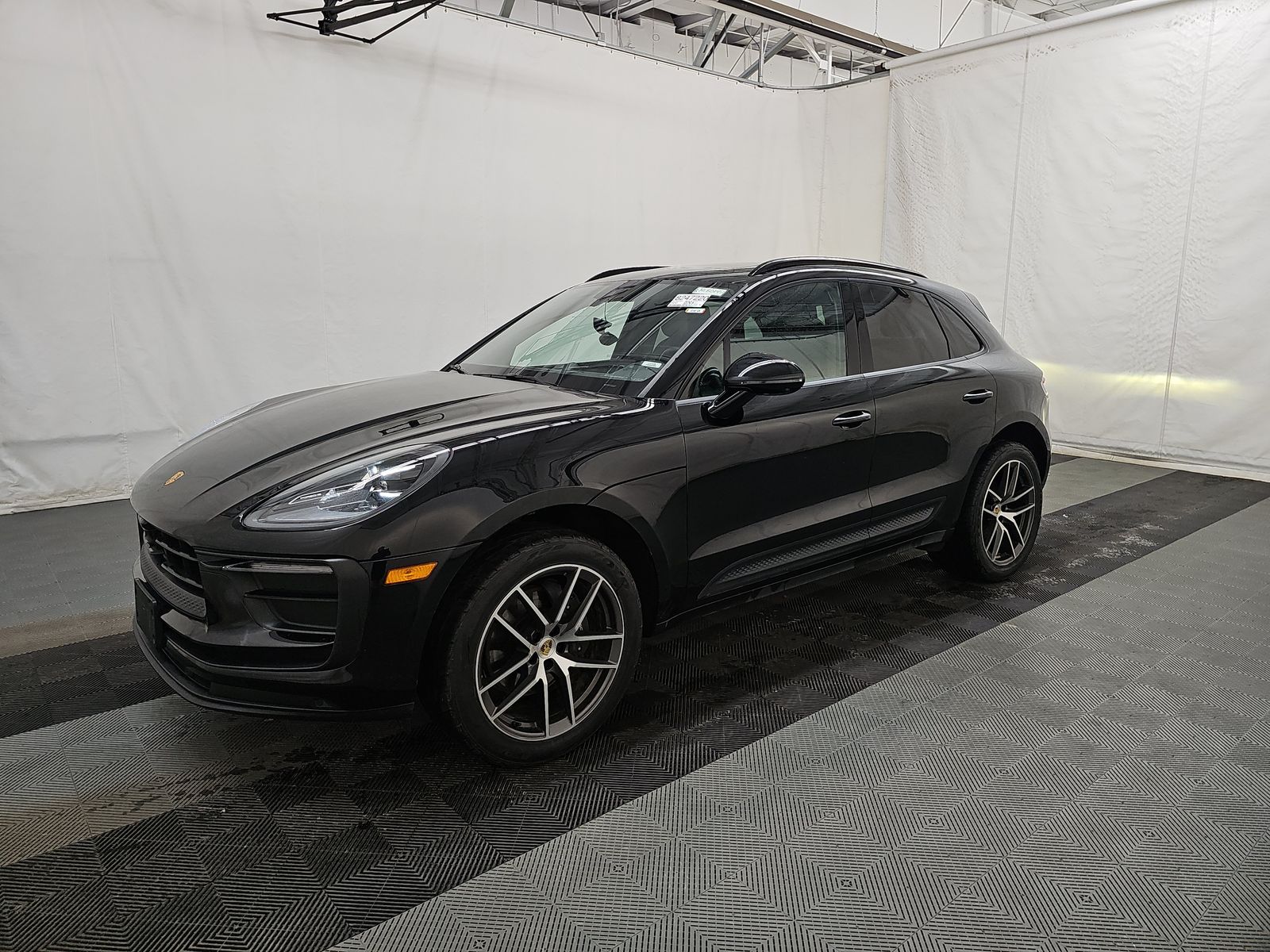 2022 Porsche Macan Base AWD