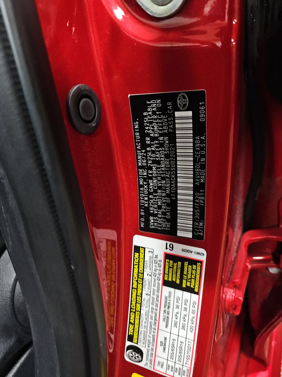 2025 Toyota Camry SE FWD