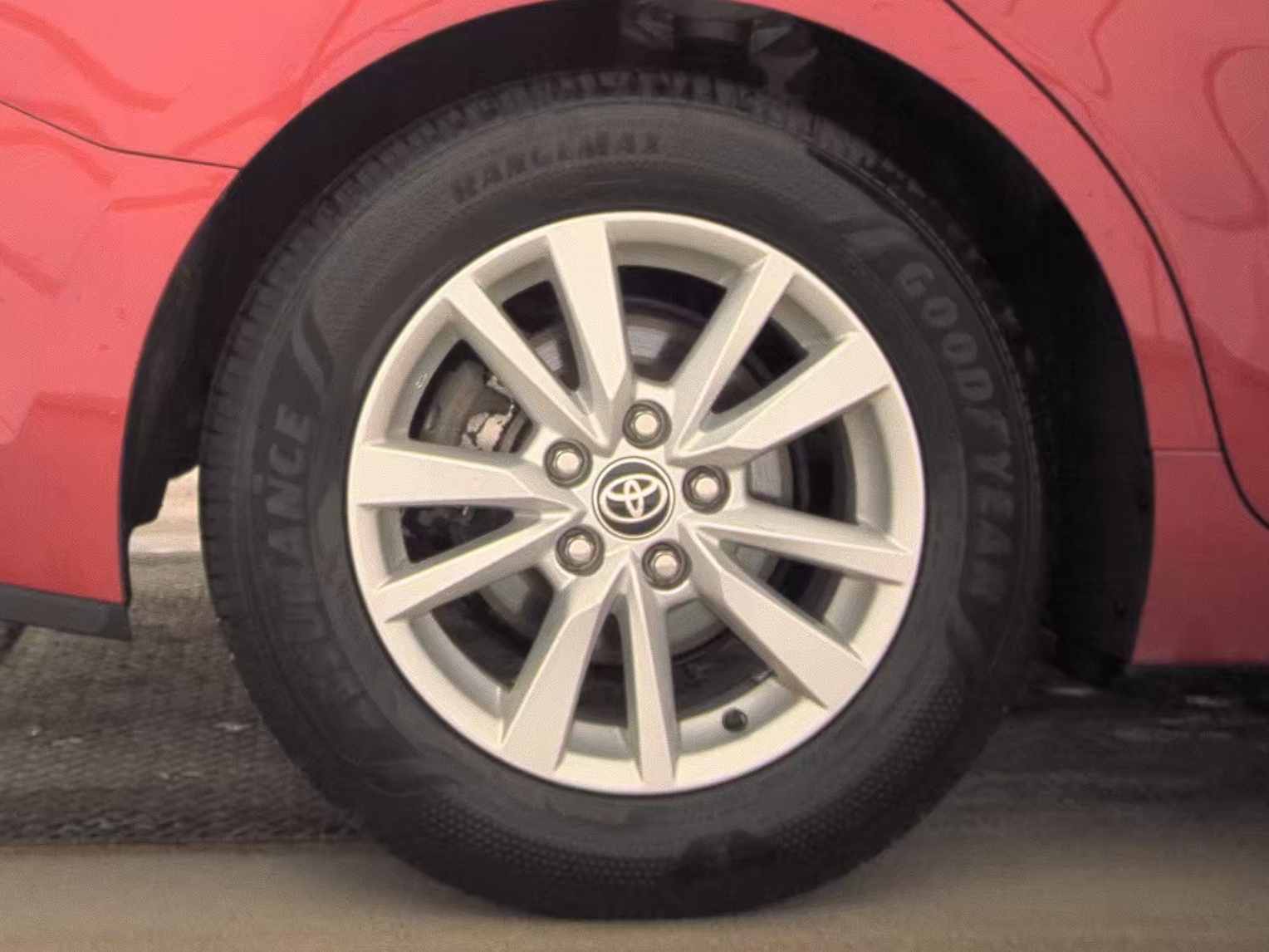 2025 Toyota Camry SE FWD