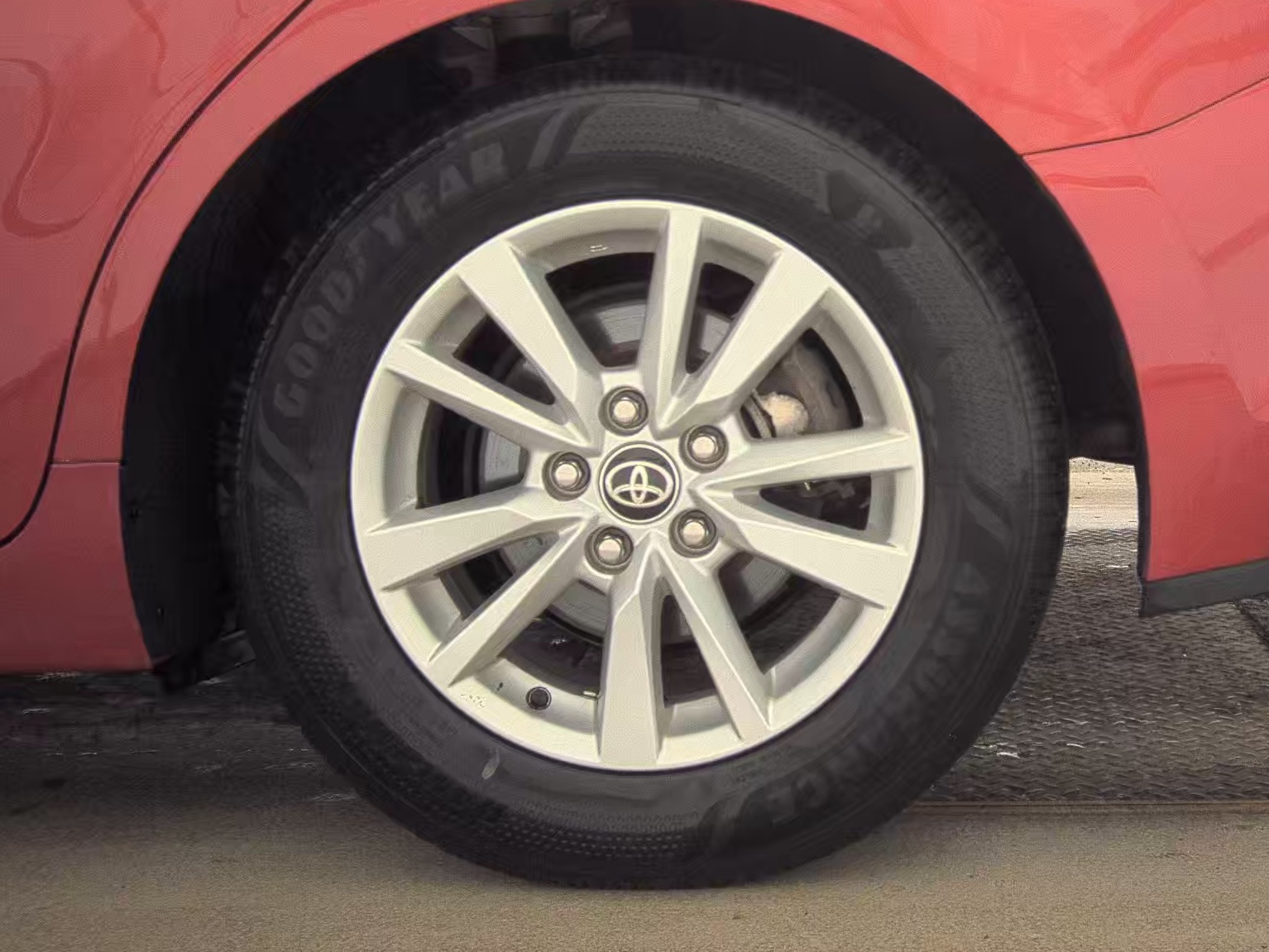 2025 Toyota Camry SE FWD