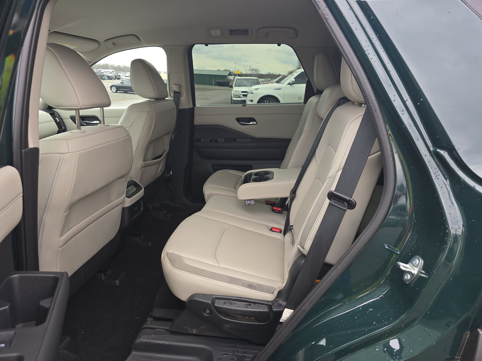 2025 Nissan Pathfinder SL AWD