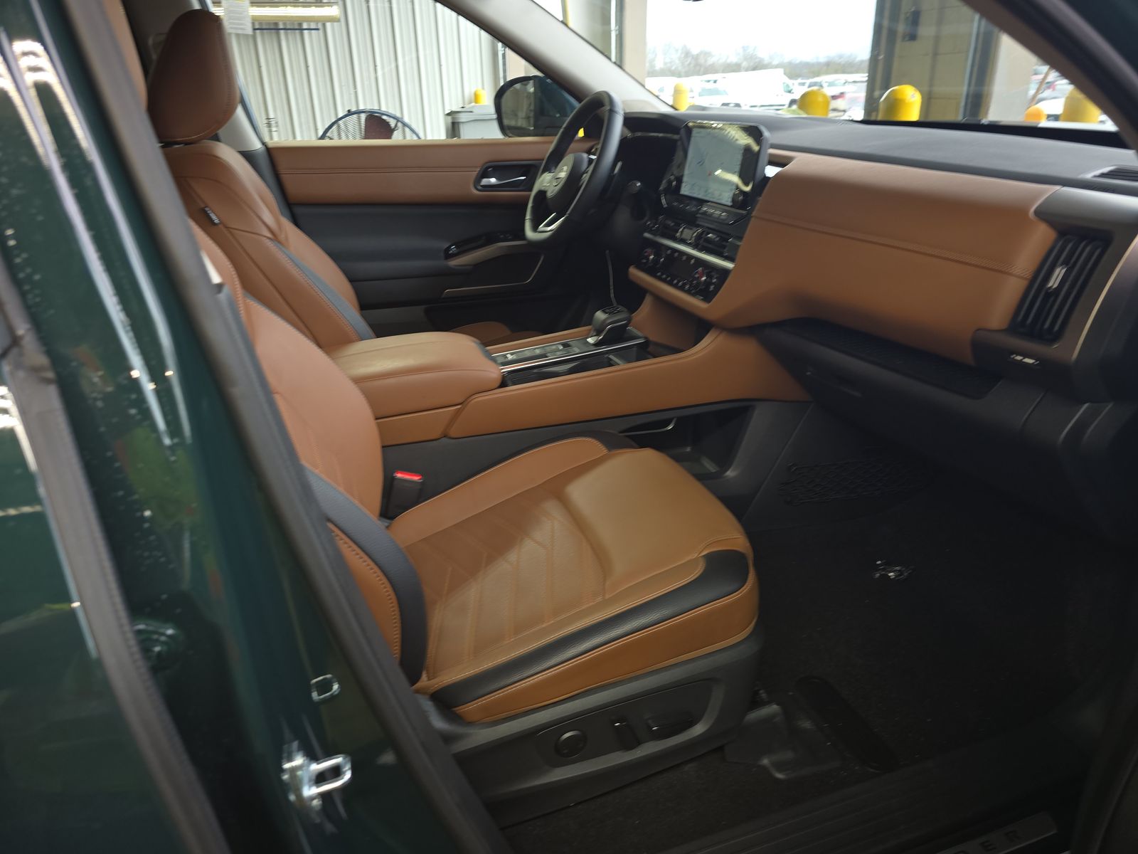 2025 Nissan Pathfinder Platinum FWD