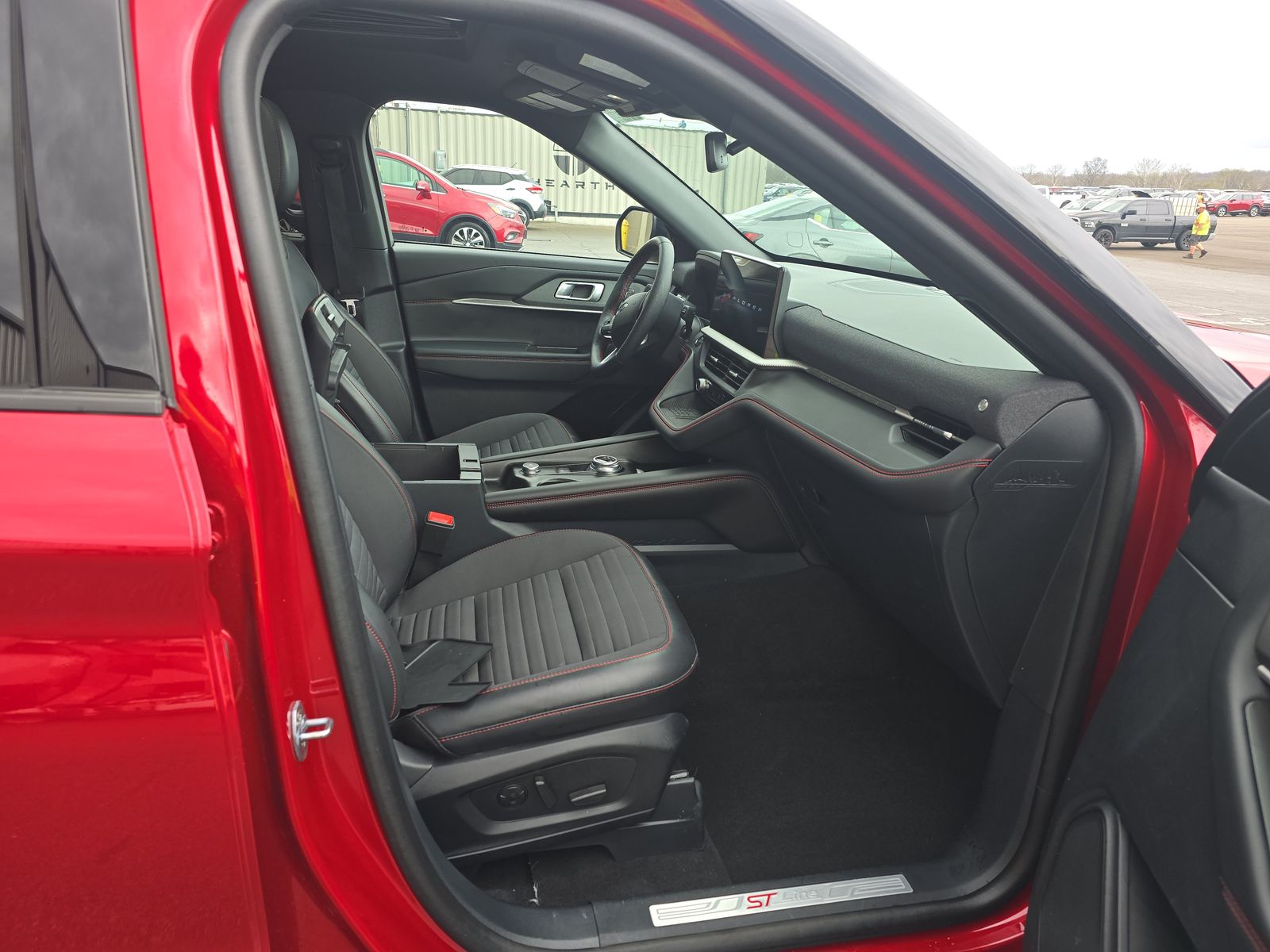 2025 Ford Explorer ST-Line AWD