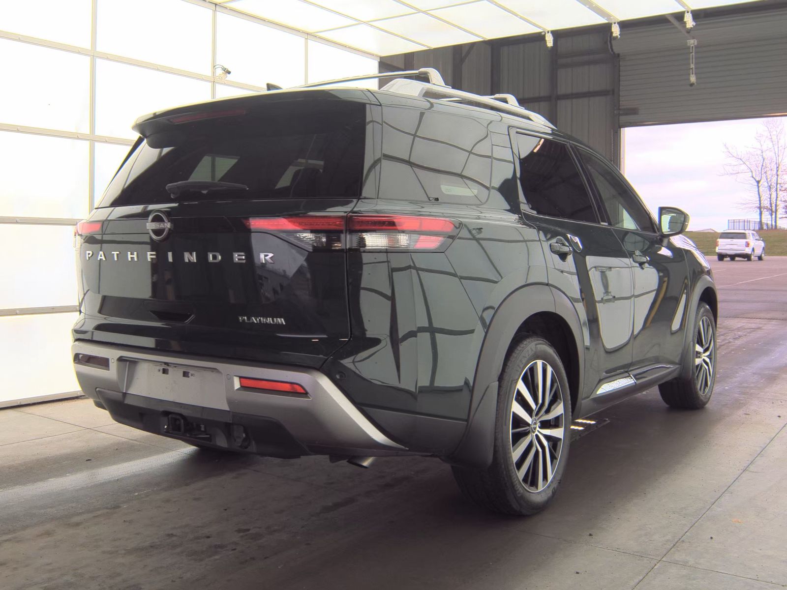 2025 Nissan Pathfinder Platinum FWD