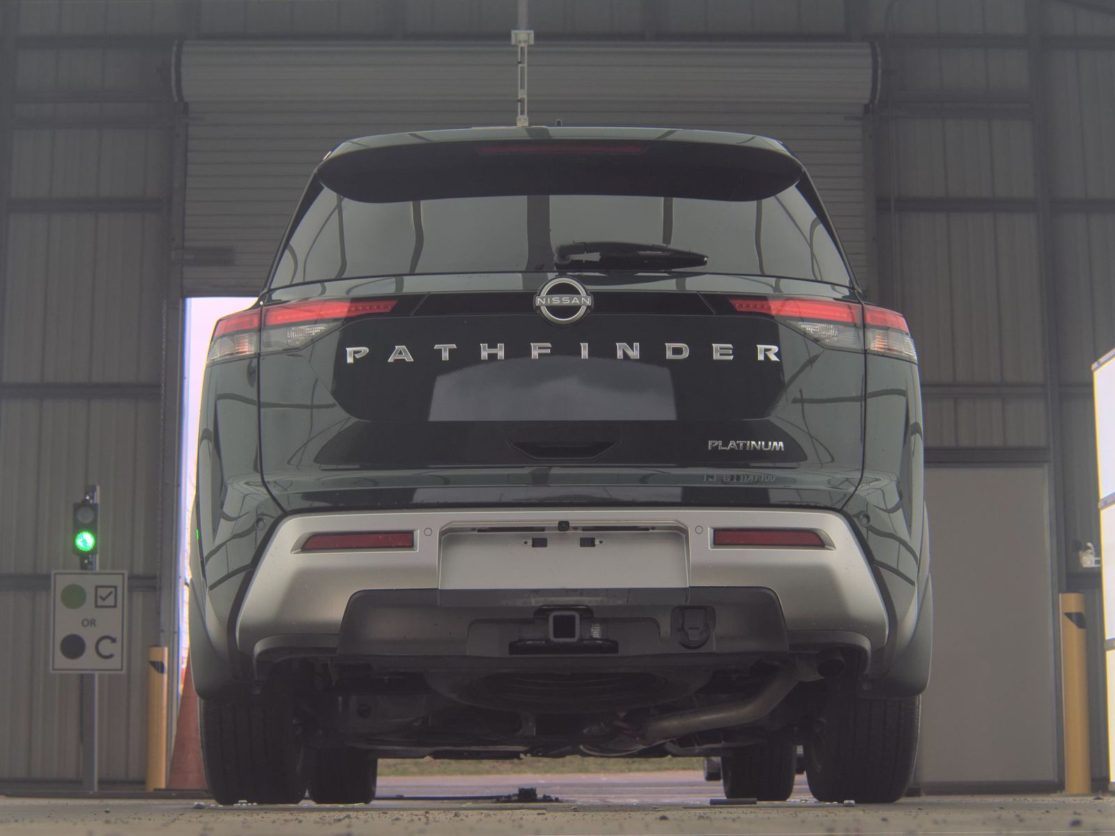 2025 Nissan Pathfinder Platinum FWD